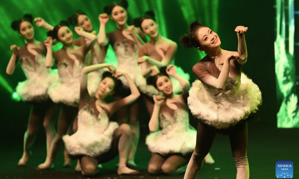 Chinese artists perform during a cultural event in Ahmadi Governorate, Kuwait, Sept. 17, 2025.

The event, themed A Moonmoment to Remember - Blossoms of Chengdu, was co-hosted by the China Cultural Center in Kuwait and the Chengdu Municipal Bureau of Culture, Broadcast-TV and Tourism. (Photo by Asad/Xinhua)