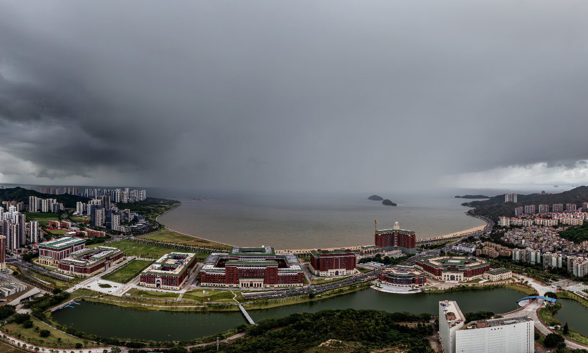 Rain brought by Typhoon Tapah sweeps across Tangjiawan in Zhuhai, South China's Guangdong Province, on September 7, 2025. Photo: IC