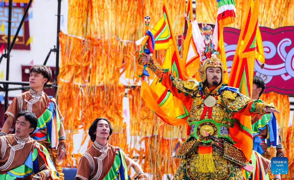People perform a King Gesar dance during the opening ceremony of a culture and arts festival themed on the ancient Tea Horse Road in Qamdo, southwest China's Xizang Autonomous Region, Sept. 15, 2025. Qamdo used to be a key stop along the ancient Tea Horse Road, a trade route which dates back to the Tang Dynasty (618-907) and spans multiple regions. (Xinhua/Kelsang Namgyai)