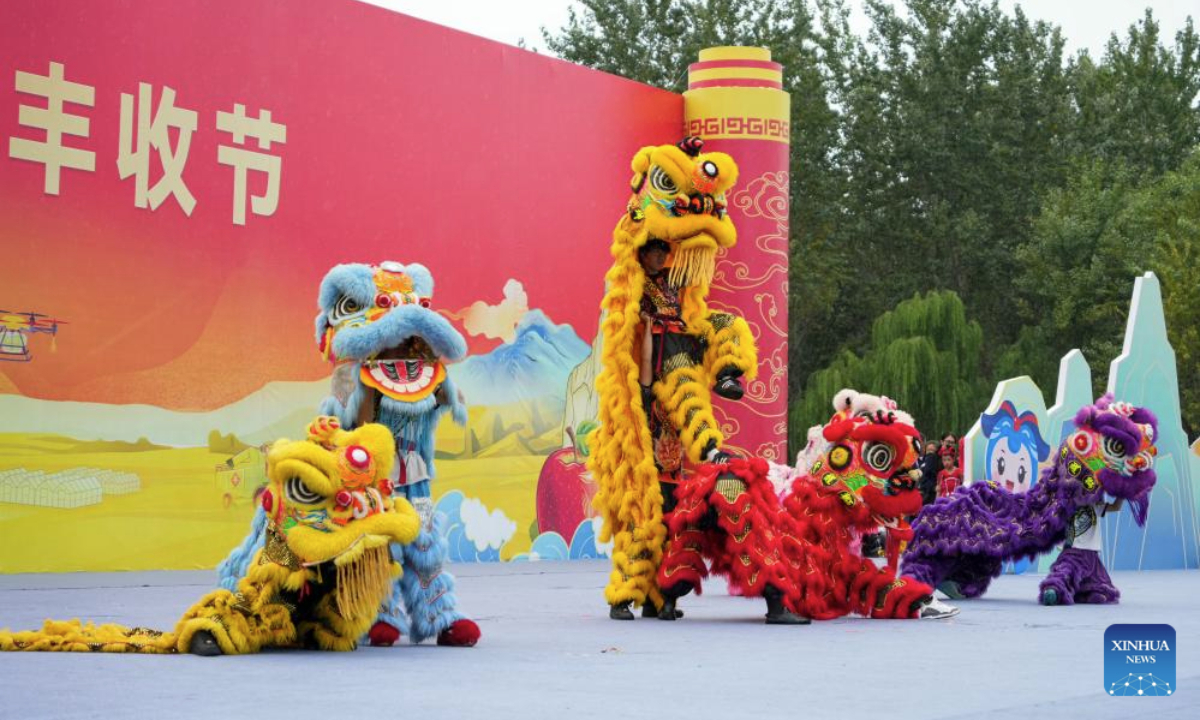 Actors perform during an event celebrating the eighth Chinese farmers' harvest festival in Zhaoyuan City, east China's Shandong Province, Sept. 23, 2025. The Chinese farmers' harvest festival is the first national festival created specifically for the country's farmers. Starting in 2018, the festival coincides with the Autumnal Equinox each year, which is one of the 24 solar terms of the Chinese lunisolar calendar and usually falls between Sept. 22 and 24 during the country's agricultural harvest season. (Xinhua/Xu Suhui)