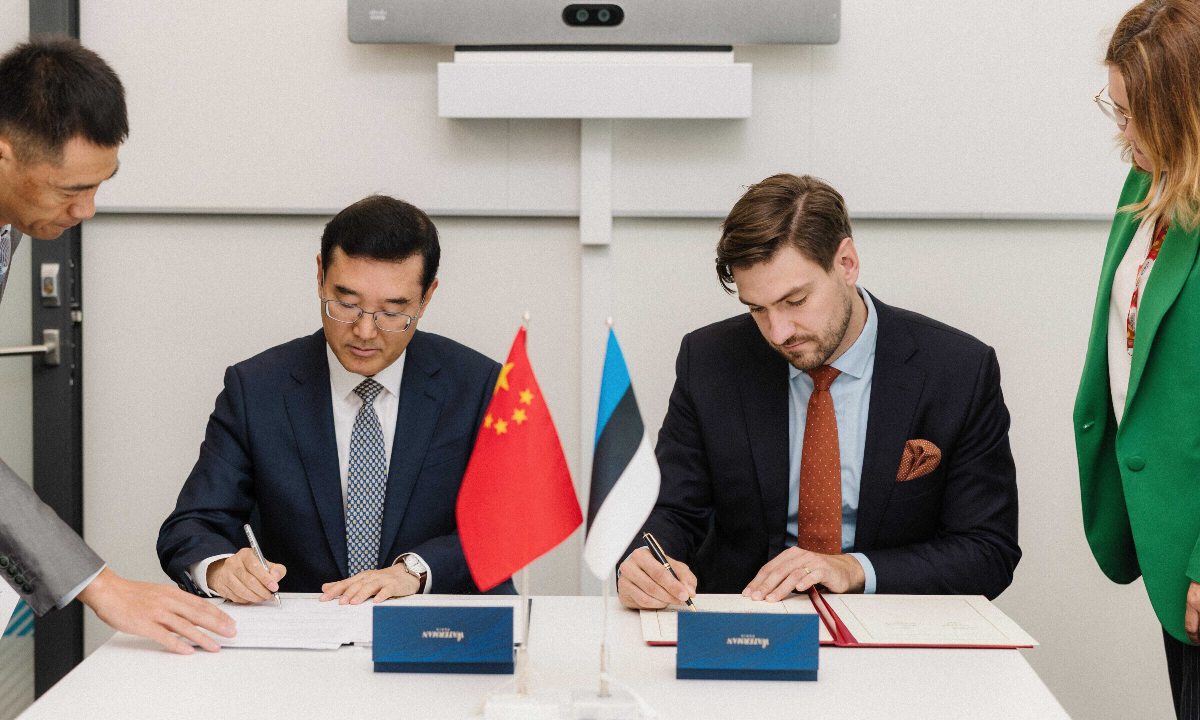 Chinese and Estonian representatives sign protocols on wild aquatic and dairy products for export to China on September 18, 2025. Photo: the official website of the Chinese embassy in Estonia