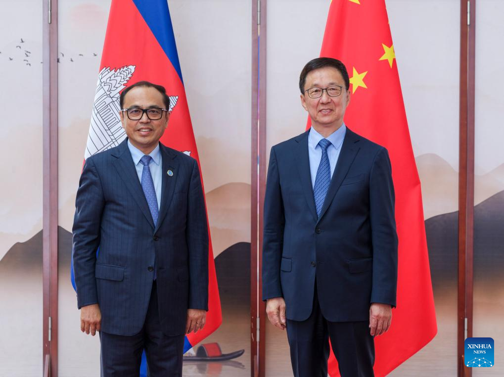 Chinese Vice President Han Zheng meets with Cambodia's Deputy Prime Minister and Minister in Charge of the Office of the Council of Ministers Vongsey Vissoth, who is in China to attend the 22nd China-ASEAN Expo and China-ASEAN Business and Investment Summit, in Nanning, south China's Guangxi Zhuang Autonomous Region, Sept. 16, 2025. (Xinhua/Ding Lin)