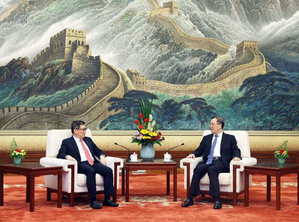 Chinese Vice Premier Ding Xuexiang, also a member of the Standing Committee of the Political Bureau of the Communist Party of China Central Committee, meets with Lim Chow Kiat, CEO of the Government of Singapore Investment Corporation (GIC), in Beijing, capital of China, Sept. 17, 2025. (Xinhua/Liu Weibing)