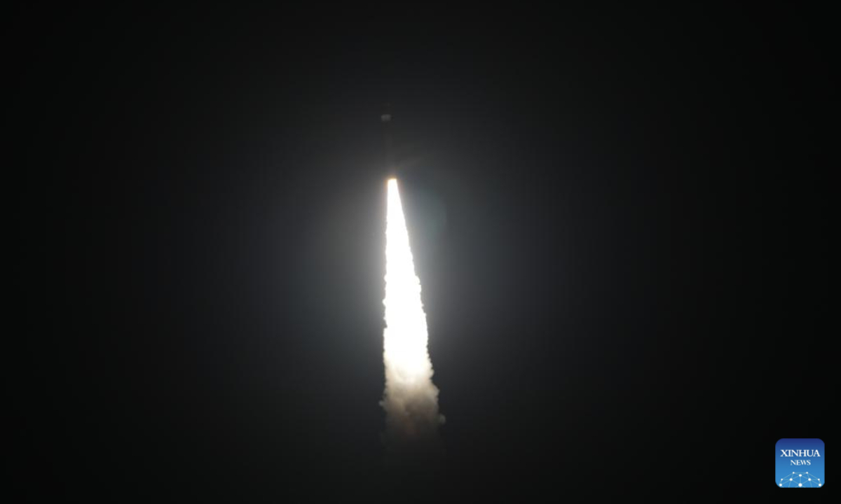 A Smart Dragon-3 rocket carrying the Geely-05 constellation satellites blasts off from the sea near the city of Rizhao, east China's Shandong Province, Sept. 9, 2025.

The satellites were launched at 3:48 a.m. (Beijing Time) and they entered the planned orbits. The Taiyuan Satellite Launch Center conducted the offshore launch mission. (Photo by Guo Jinqi/Xinhua)