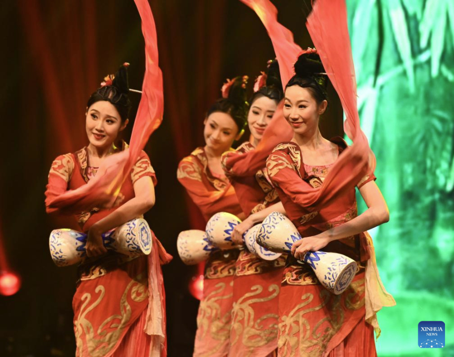 Chinese artists perform during a cultural event in Ahmadi Governorate, Kuwait, Sept. 17, 2025.

The event, themed A Moonmoment to Remember - Blossoms of Chengdu, was co-hosted by the China Cultural Center in Kuwait and the Chengdu Municipal Bureau of Culture, Broadcast-TV and Tourism. (Photo by Asad/Xinhua)