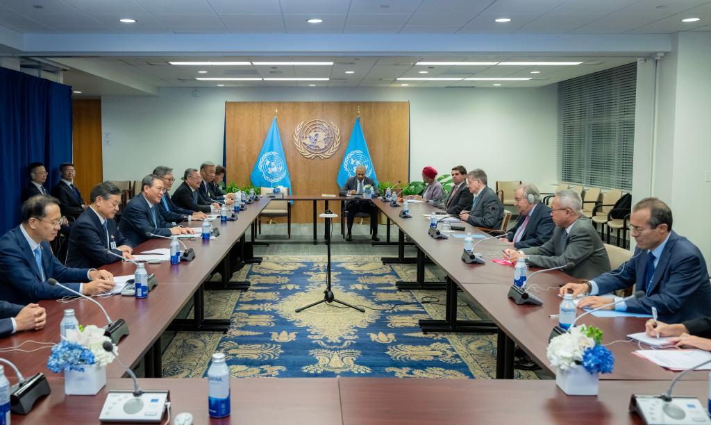 Chinese Premier Li Qiang meets with UN Secretary-General Antonio Guterres in New York, Sept. 24, 2025. (Xinhua/Zhai Jianlan)
