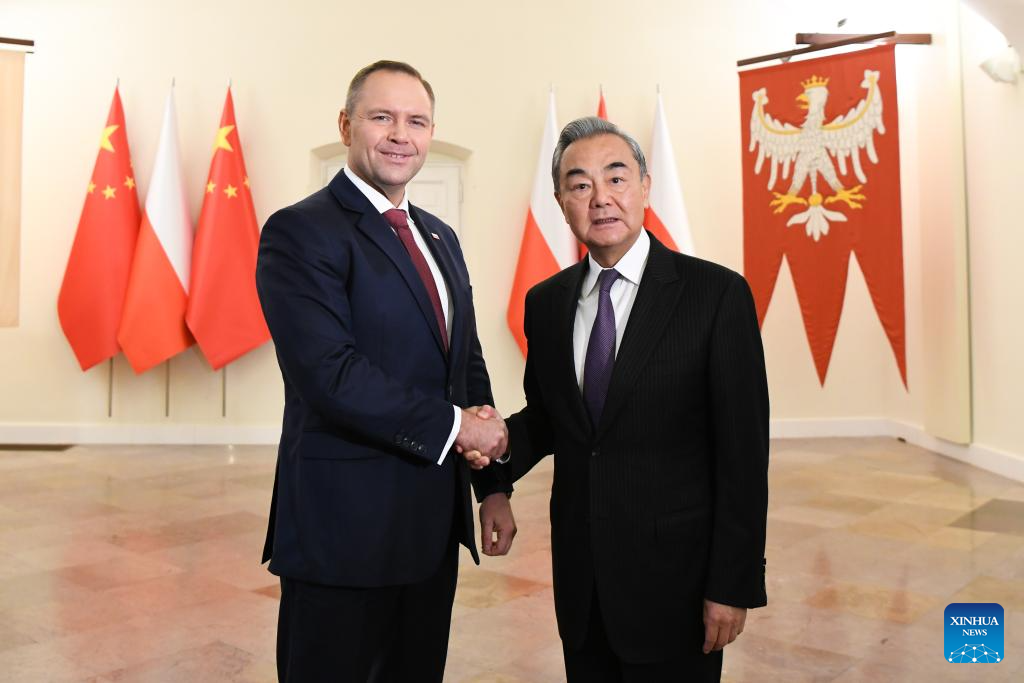 Polish President Karol Nawrocki meets with Chinese Foreign Minister Wang Yi, also a member of the Political Bureau of the Communist Party of China Central Committee, in Warsaw, Poland, Sept. 15, 2025. (Xinhua/Lian Yi)