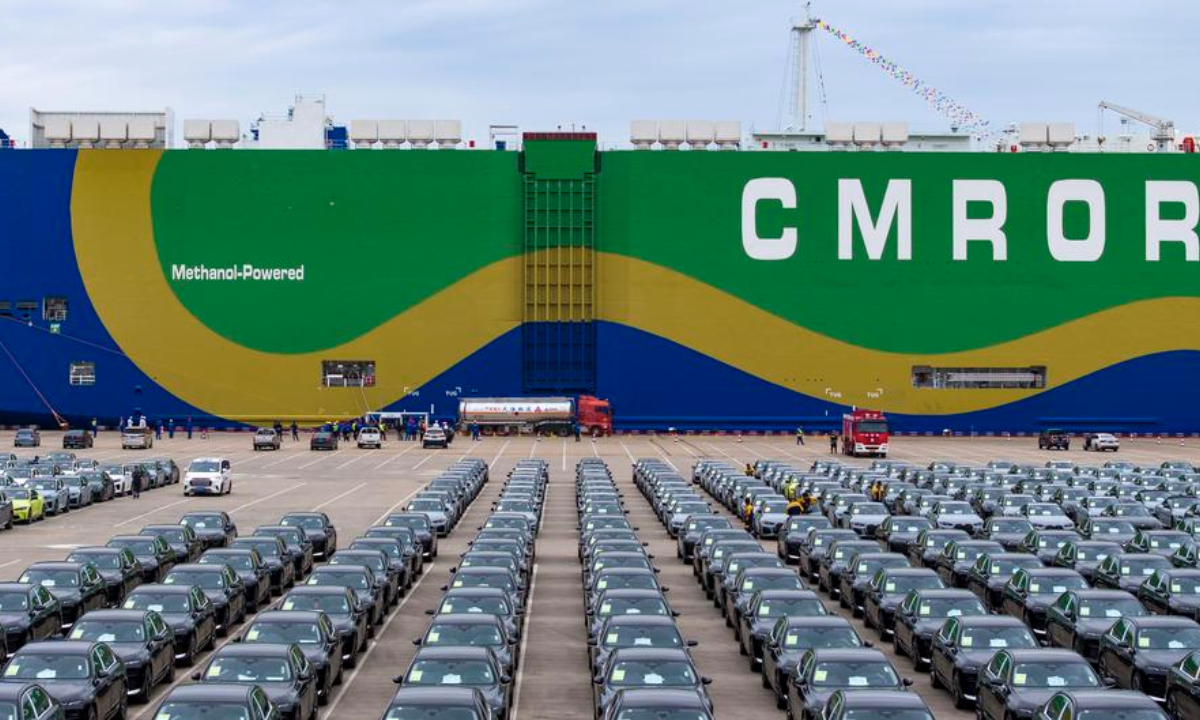 A drone photo shows green methanol refueling for the ship CM HONG KONG at Tianjin Port in Tianjin, north China, Sept. 22, 2025. (Xinhua/Zhao Zishuo)