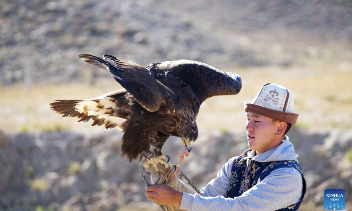 A hunter performs hunting skills at a village near the southern shore of Issyk-Kul Lake, Kyrgyzstan, on Sept. 21, 2025.
Issyk-Kul Lake, located in the northeastern part of Kyrgyzstan, covers an area of more than 6,000 square kilometers and ranks as the world's second-largest alpine lake. (Xinhua/Jiang Youlin)