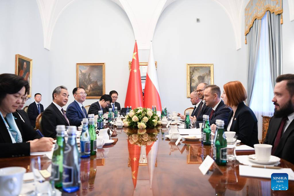Polish President Karol Nawrocki meets with Chinese Foreign Minister Wang Yi, also a member of the Political Bureau of the Communist Party of China Central Committee, in Warsaw, Poland, Sept. 15, 2025. (Xinhua/Lian Yi)