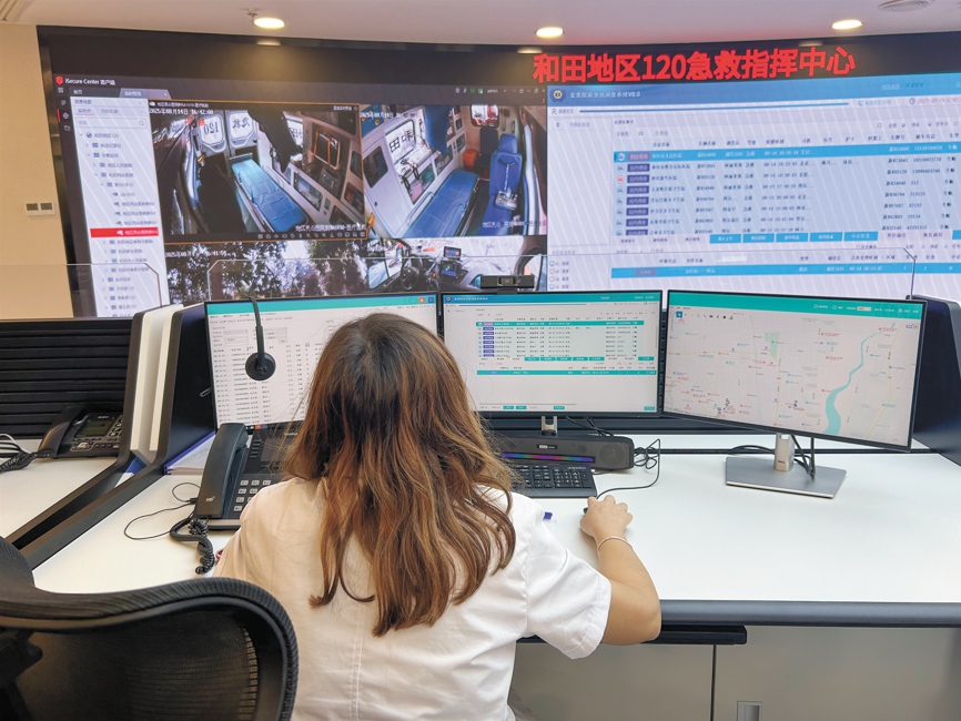 A staff monitors operations at the 120 emergency command center of the people's hospital of Hotan Prefecture in Xinjiang on August 14, 2025. Photo: Liang Rui/GT