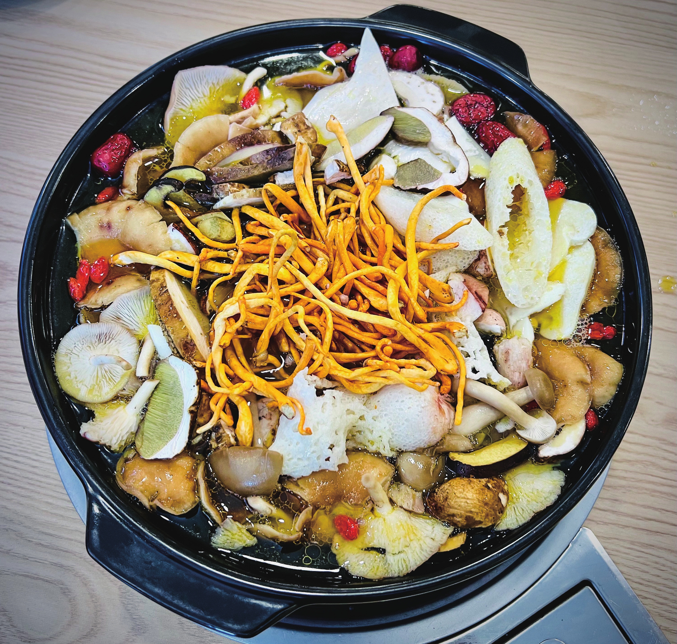 A wild mushroom hot pot in Lijiang, Southwest China's Yunnan Province Photos: VCG