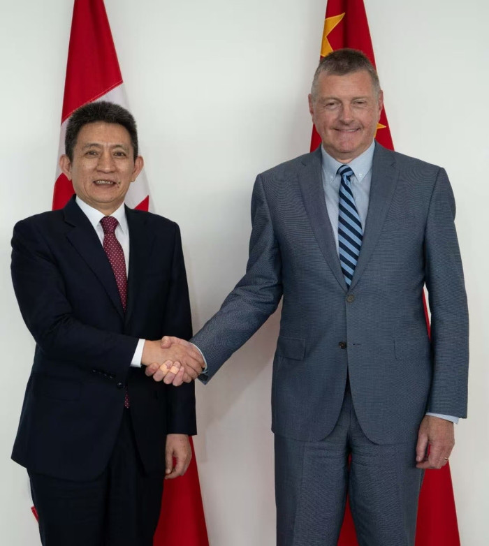 Li Chenggang (Left), China's international trade representative with the Ministry of Commerce and also a vice-minister of commerce, and Rob Stewart (Right), deputy minister of international trade of Canada, jointly chaired the meeting. Photo: Ministry of Commerce website