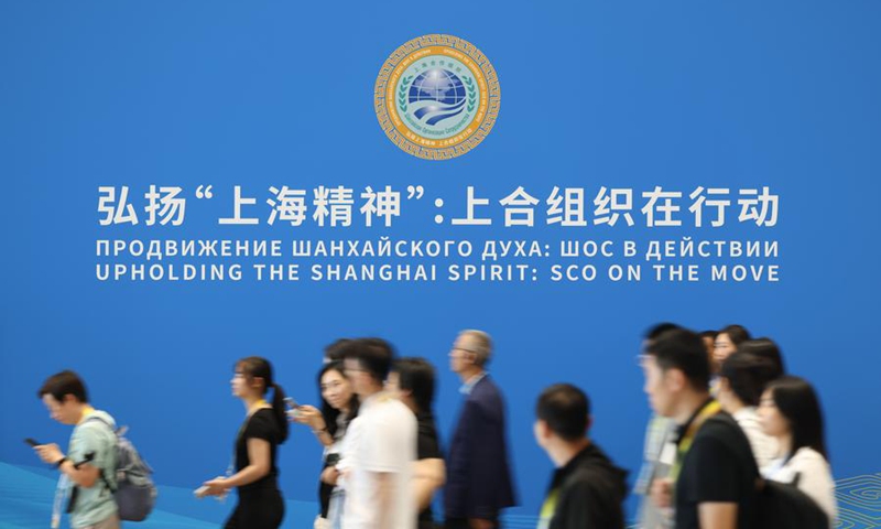 Media workers arrive for the Shanghai Cooperation Organization (SCO) Summit 2025 in Tianjin, north China, Aug. 28, 2025. Photo: Xinhua