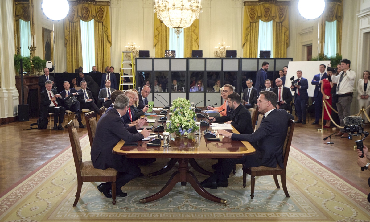 President Volodymyr Zelenskyy with five European heads of state and government at the Ukraine Summit on August 18, 2025, at the White House in Washington. Photo: VCG