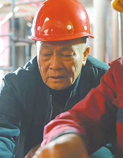 Liu Dashan restores an ancient building in Quanzhou, Fujian Province, in 2019. Photo: Courtesy of Liu Dashan
