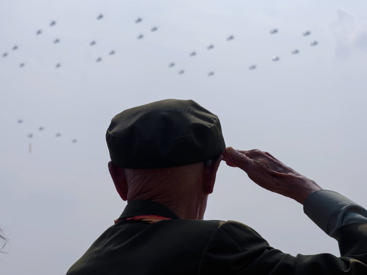 A veteran salutes on the Tian'anmen Rostrum during the military parade in Beijing on September 3, 2025. Photo: VCG