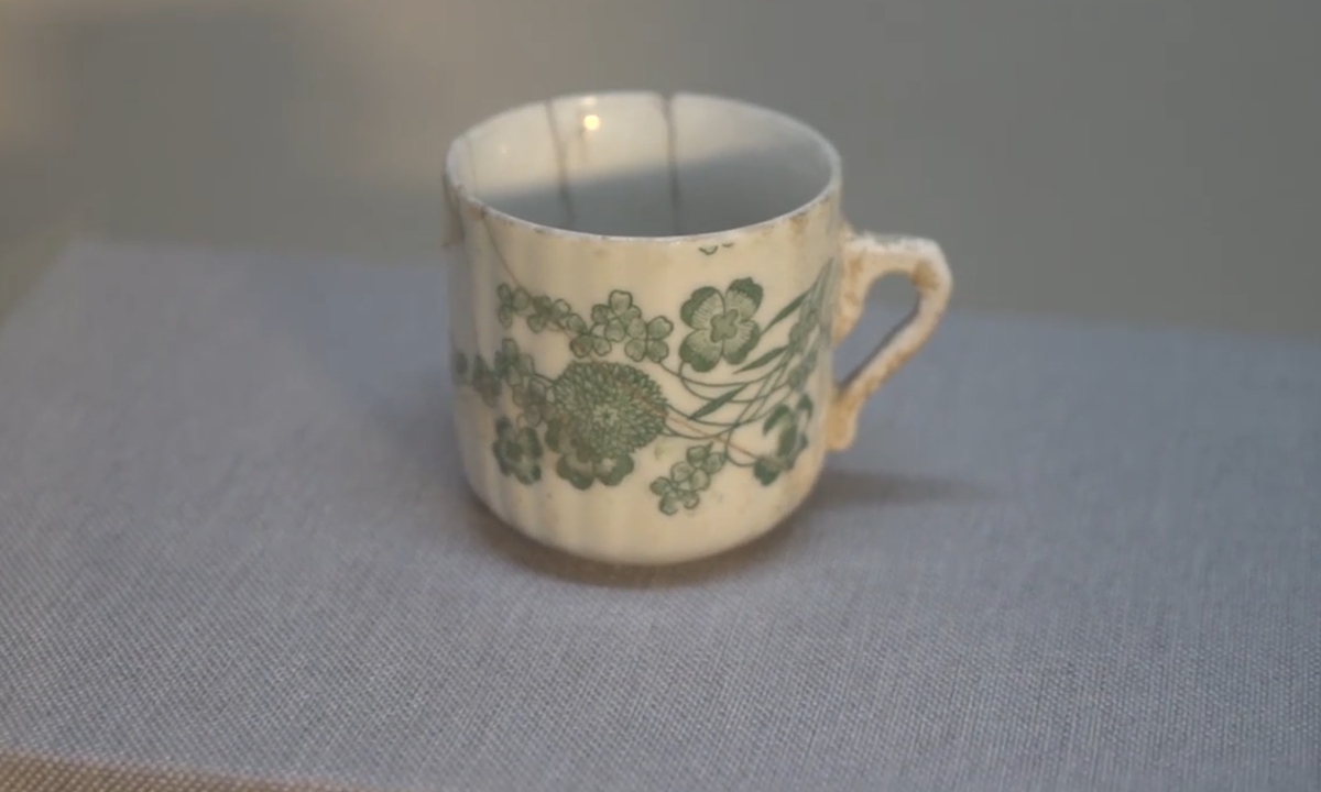 The teacup used by Ji Zhengang (a national industrialist) to host Chen Yi (Commander of the New Fourth Army)