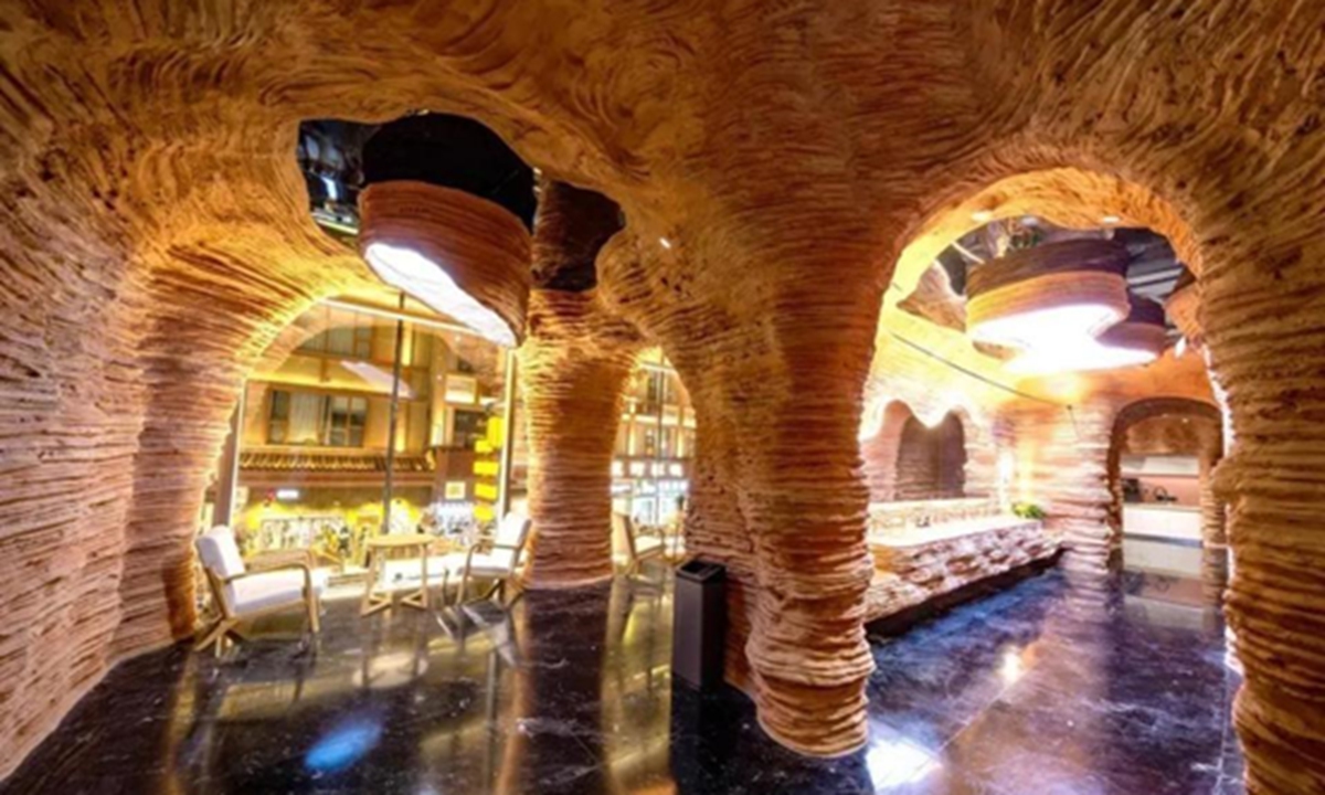 Dunhuang night market restroom Photo: Screenshot from Jimu News 