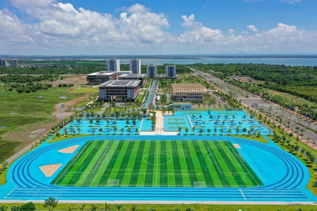 This aerial drone photo taken on Sept. 2, 2025 shows a view of the Hainan Bielefeld University of Applied Sciences Yangpu campus in Danzhou, south China's Hainan Province. (Photo: Xinhua)