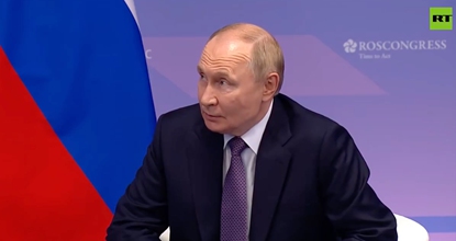Russian President Vladimir Putin speaks at ongoing Eastern Economic Forum in Vladivostok. Photo: Screenshot of RT 