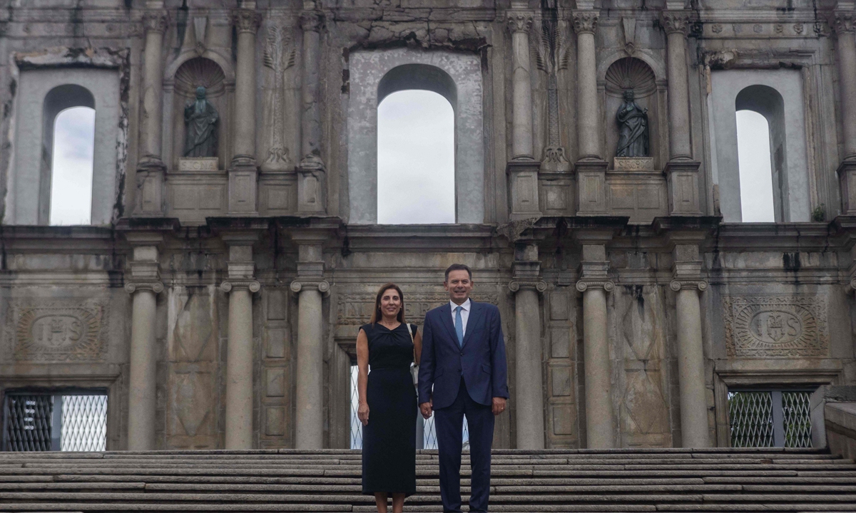Portuguese Prime Minister Luis Montenegro and his wife Carla Neto Montenegro pose for a photograph in front of the Ruins of Saint Paul's during his official visit in Macao on September 10, 2025. Photo: VCG