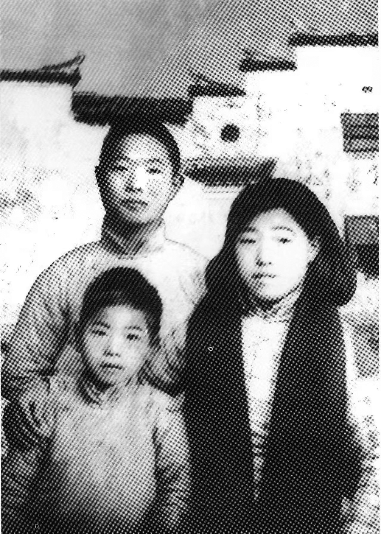 Lei Ye (back row) poses with his younger siblings in a family photo before heading to the frontline in Jinhua, East China's Zhejiang Province, in 1938. Photo: Courtesy of Xiang Biying