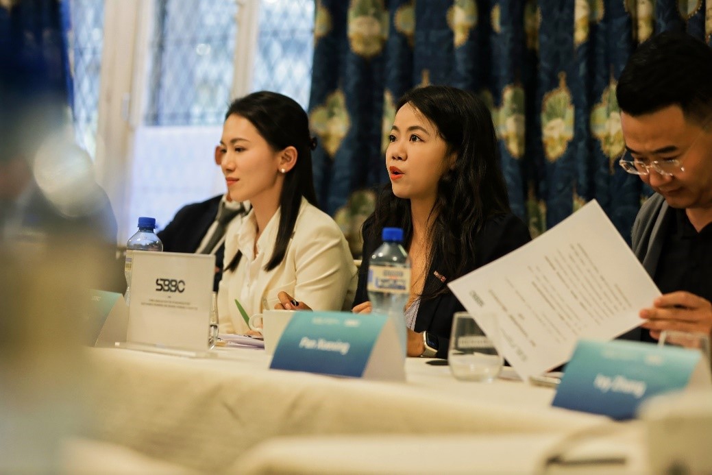 Floria Wang, Head of Global Branding at LONGi, delivered a speech themed The Inherent Sustainable DNA of the PV Industry and Global Implementation, sharing the path for enterprises to transform sustainable concepts into practical value.