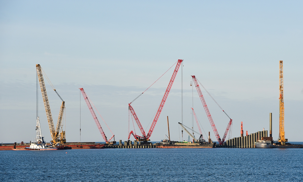 A view of the construction site for the Port Bukhta Sever (North Bay Port) oil loading terminal under the Vostok Oil project in the Yenisey Gulf.Photo:VCG