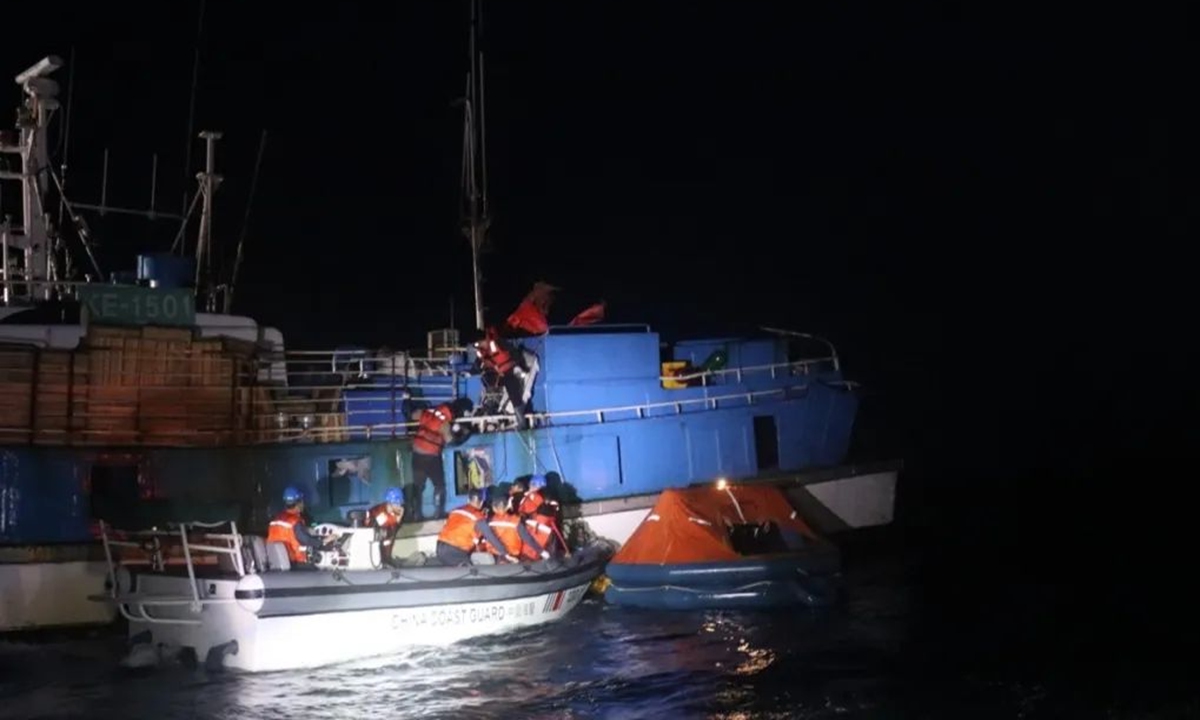 CCG officers successfully rescue eight distressed fishermen on a South Korean-registered fishing vessel on May 13, 2025. Photo: Screenshot from the CCG official WeChat account