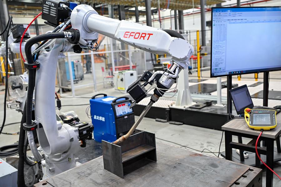This photo taken on July 3, 2025 shows a programming-free smart welding system at EFORT Intelligent Robot Co., Ltd. in Wuhu, east China's Anhui Province. (Photo: Xinhua)