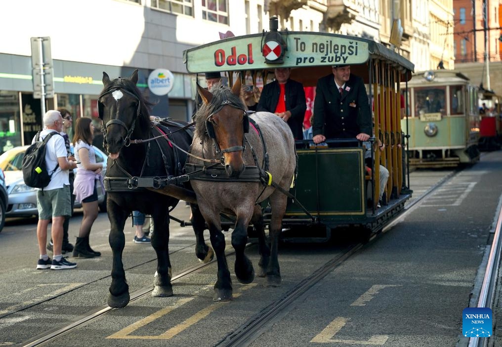 This photo taken on Sept. 21, 2025 shows a historical horse-drawn tram during a tram parade in Prague, the Czech Republic. A tram parade was held here on Sunday as part of the celebrations to mark 150 years of urban public transport in the Czech capital. (Photo: Xinhua)