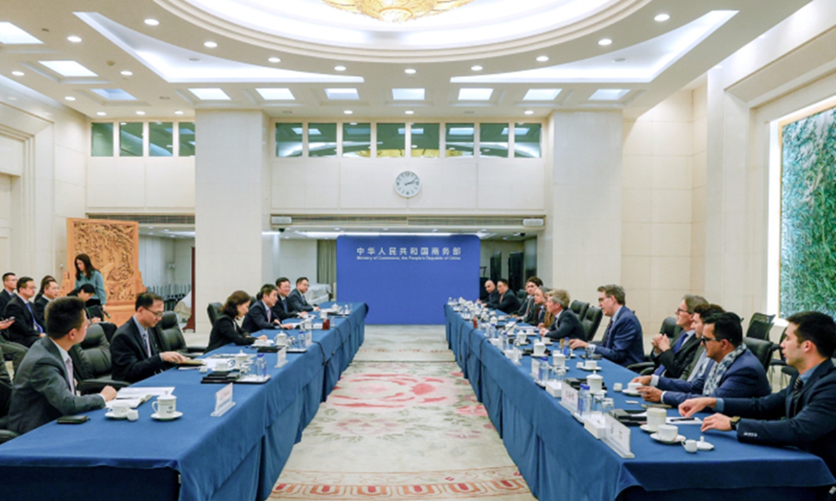 Li Chenggang, international trade representative with the Ministry of Commerce and vice-minister of commerce, meets a delegation of political and business leaders from the US Midwest on September 22, 2025. Photo: MOFCOM
