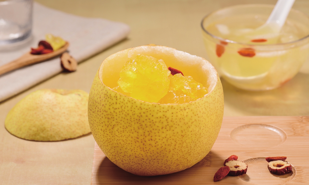 Rock sugar stewed pears Photos on this page: VCG 