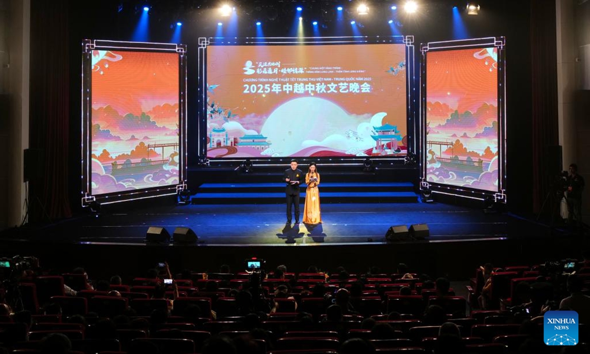 This photo taken on Sept. 25, 2025 shows a scene of a China-Vietnam Mid-Autumn Festival Gala in Hanoi, Vietnam. The gala was held on Thursday in the Vietnamese capital Hanoi, bringing together artists and performing troupes from the two nations on the same stage to celebrate the approaching festival. (Xinhua/Liu Ying)

