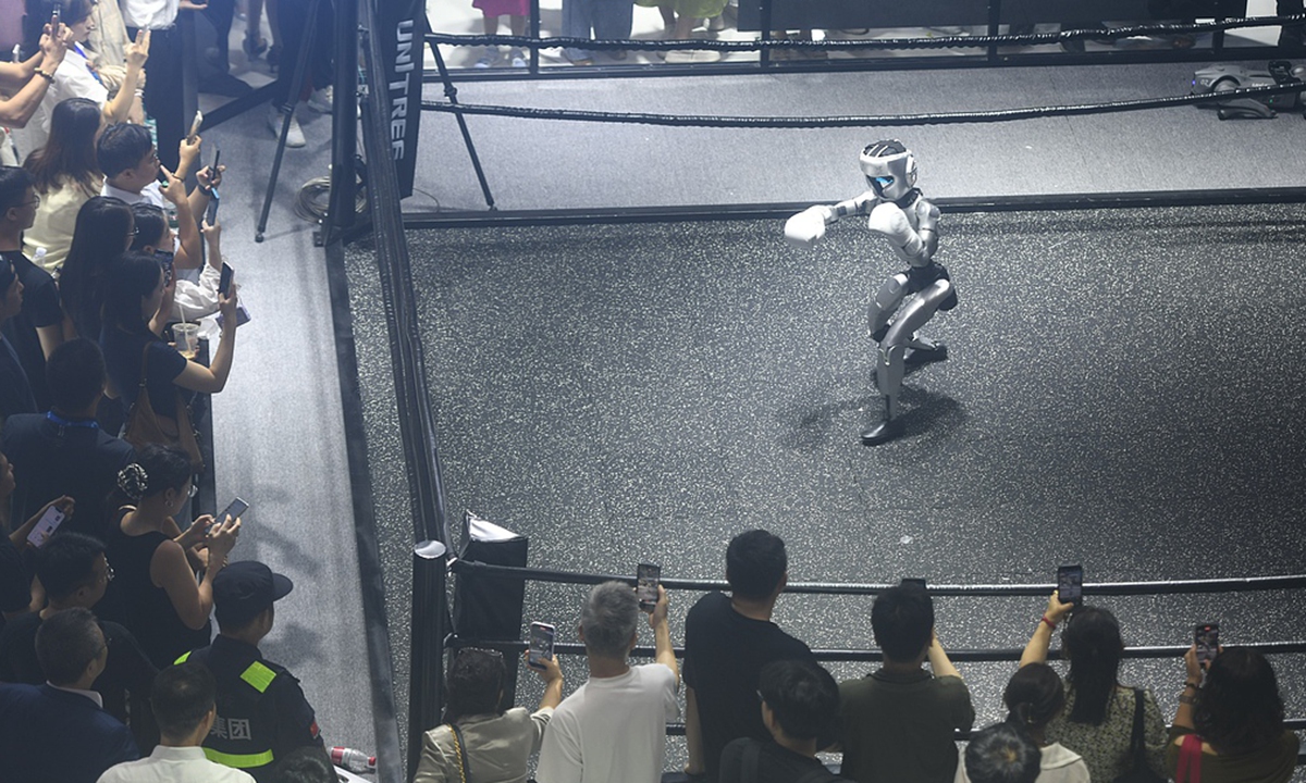 A Unitree robot performs boxing moves at the fourth Global Digital Trade Expo in Hangzhou, East China's Zhejiang Province, on September 25, 2025. Photo: VCG