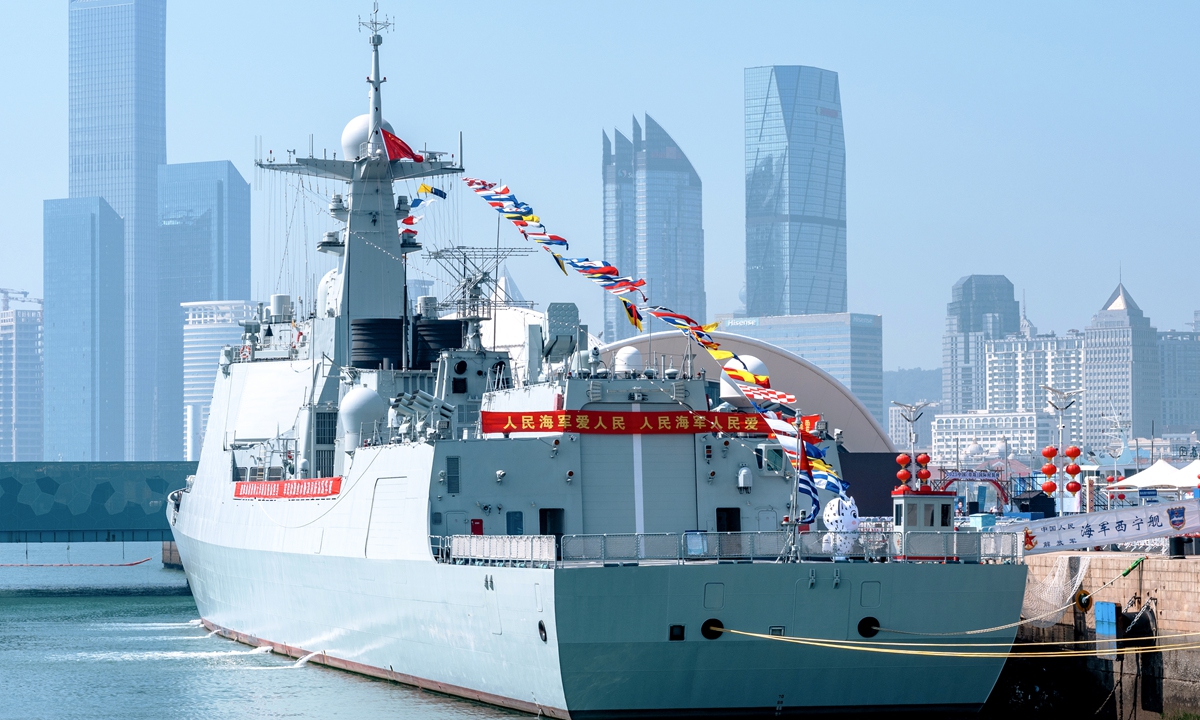 Photo shows a warship of the Chinese People's Liberation Army (PLA) Navy open to the public at the Qingdao Olympic Sailing Center in East China's coastal city of Qingdao, Shandong Province on September 25, 2025. The open-day event, which runs from September 24 to 28, was organized by the Northern Theater Command Navy of the PLA, and designed to promote the spirit forged in the Chinese People's War of Resistance against Japanese Aggression. Photo: VCG