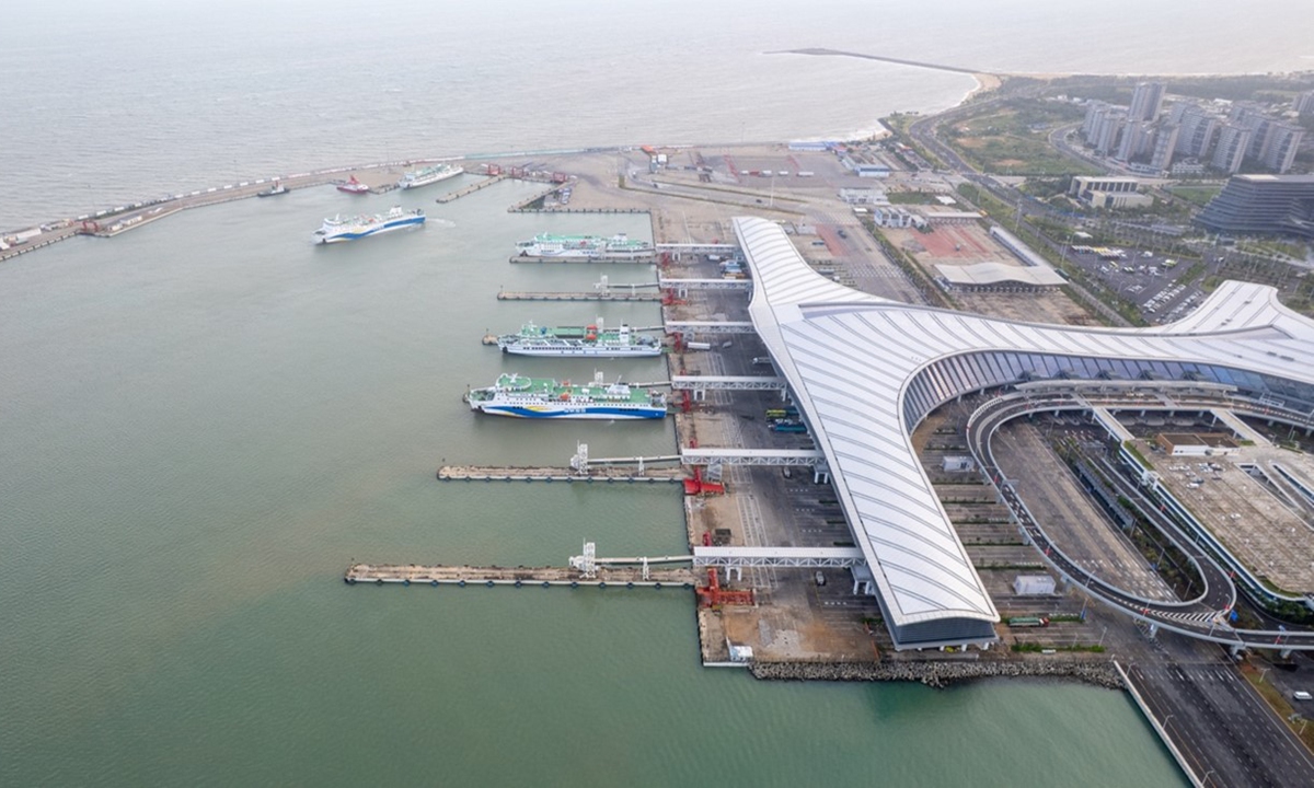 Affected by Typhoon Bualoi, the 20th of this year, Xinhai port in Haikou, South China's Hainan Province suspends operations starting from 9 am on September 27, 2025. Photo: VCG