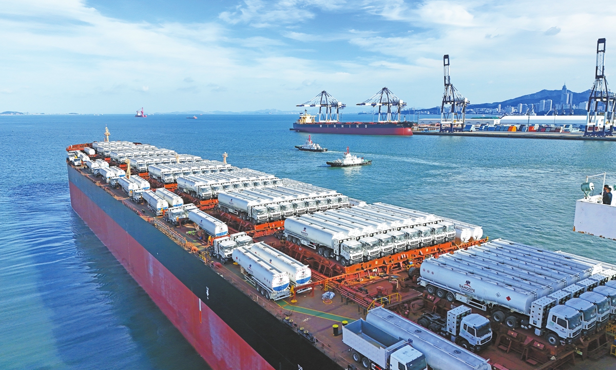 A cargo ship carrying 434 heavy trucks departed from Yantai Port in Shandong for Nigeria, on September 21, 2025. Photo: VCG