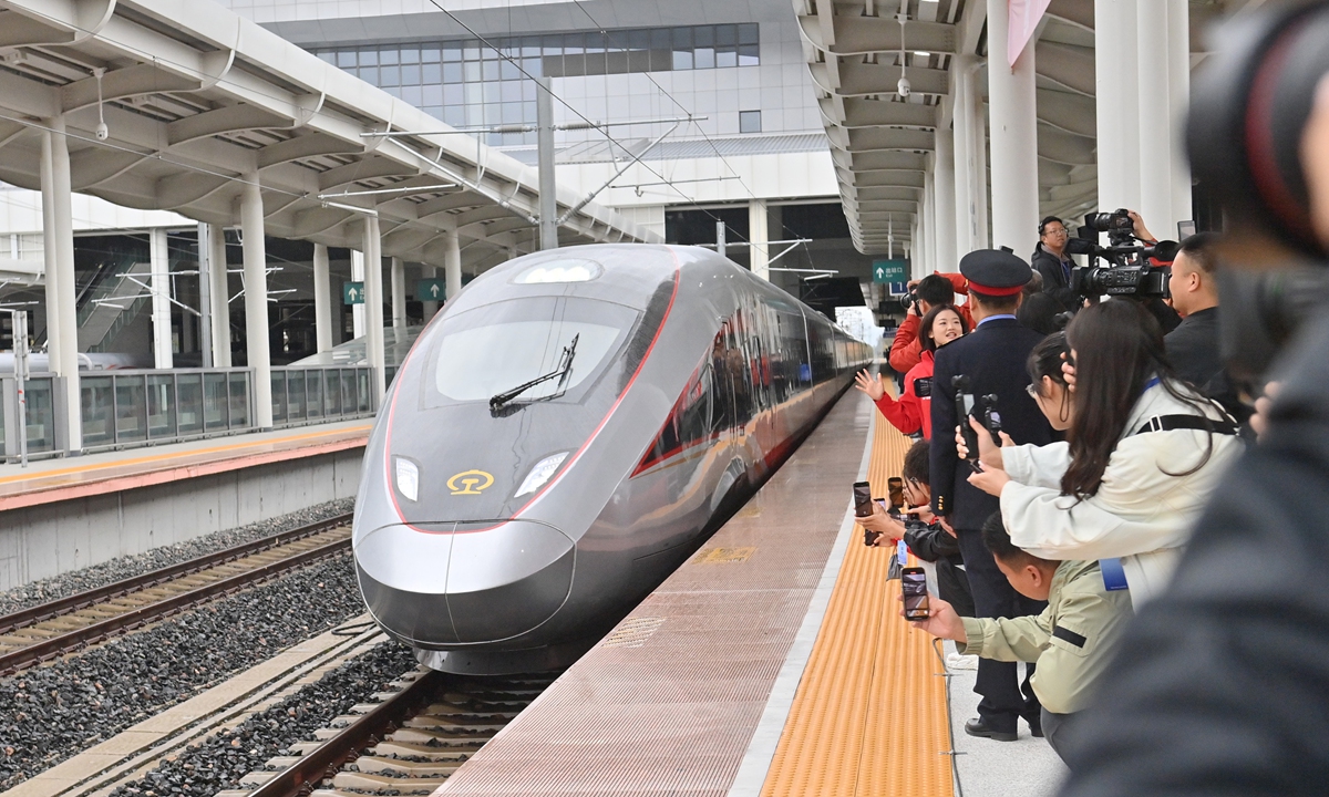 The G8166 train departs from Changbai Mountain Station, Northeast China's Jilin Province, heading for its final stop at Shenyang North Station, Northeast China's Liaoning Province on September 28, 2025. This journey marked the official opening of the Shenyang-Baihe section of the Shenyang-Jiamusi High-Speed Railway, cutting the travel time from Beijing and Shenyang to the scenic Changbai Mountain to four hours 33 minutes and one hour 53 minutes, respectively. Photo: VCG
