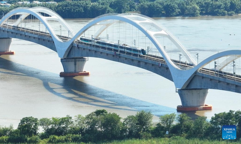 An aerial drone photo taken on Sept. 29, 2025 shows a train running on a bridge of Fuzhou Metro Binhai Express in Fuzhou, southeast China's Fujian Province. With a length of about 62.4 kilometers, Fuzhou Metro Binhai Express became operational on Monday. Photo: Xinhua