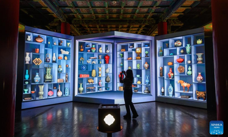An invited visitor visits a 3D digital exhibition at the Palace Museum in Beijing, capital of China, Sept. 29, 2025. Photo: Xinhua