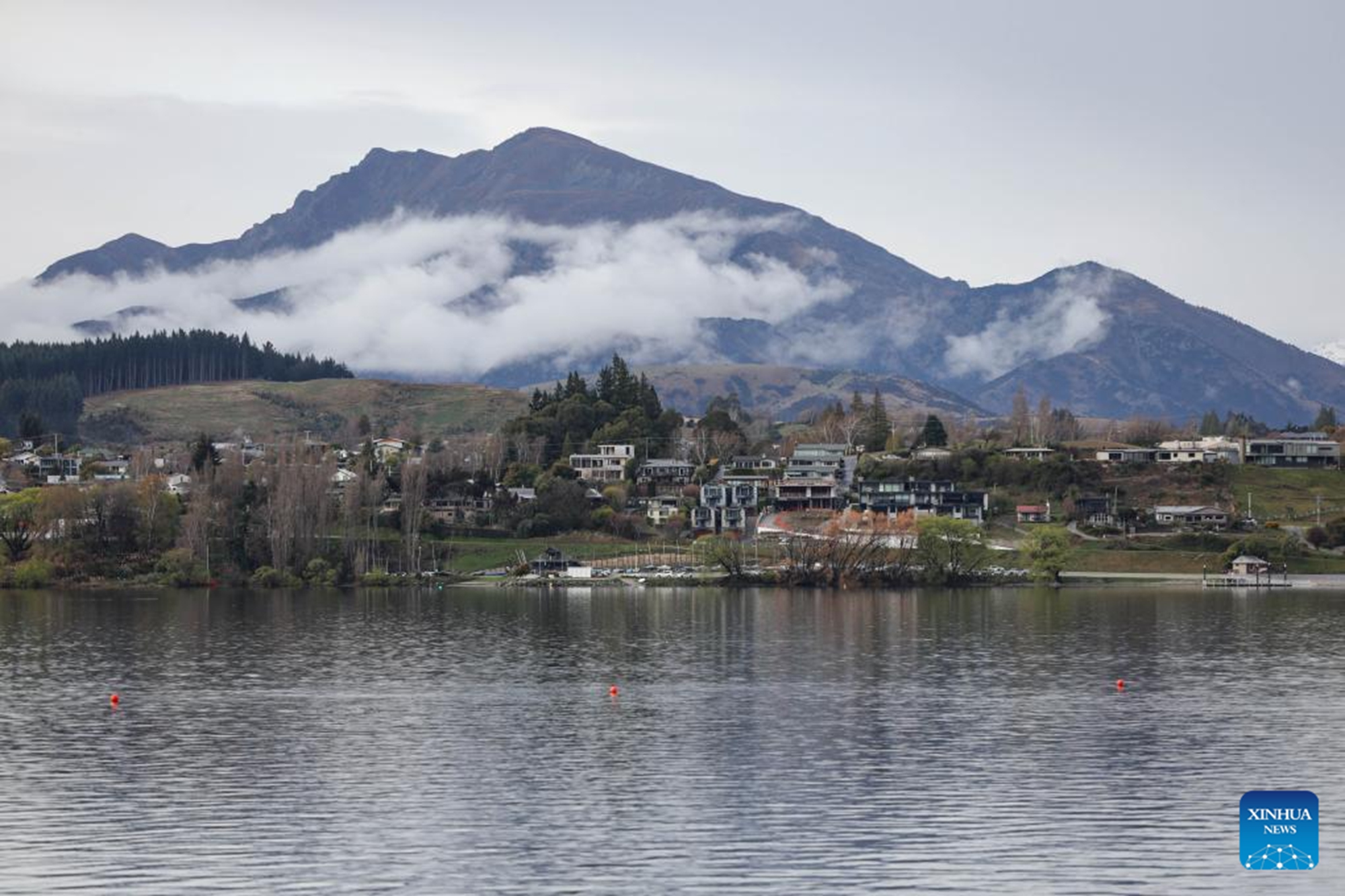This photo taken on Oct. 2, 2025 shows the scenery of Lake Wanaka on the South Island of New Zealand. (Xinhua/Long Lei)