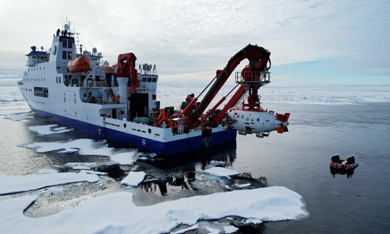 <em>Jiaolong</em>, China's manned submersible, conducts a manned deep dive in the Arctic ice. /Photo taken by Liu Shiping from Xinhua News Agency
