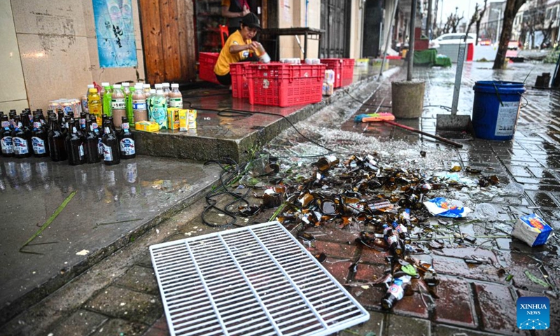 Beer bottles smashed due to strong wind during typhoon Matmo are pictured outside a store in Wenchang, south China's Hainan Province, Oct. 5, 2025. Typhoon Matmo, the 21st named storm of the 2025 Pacific typhoon season, made landfall along the eastern coast of Xuwen County, Zhanjiang City in south China's Guangdong Province around 2:50 p.m. on Sunday, according to Guangdong's meteorological service.

Heavily affected by Matmo, many parts of Hainan Island, which sits to the south of Guangdong, still suffer from strong wind and rainfall late on Sunday. Photo: Xinhua