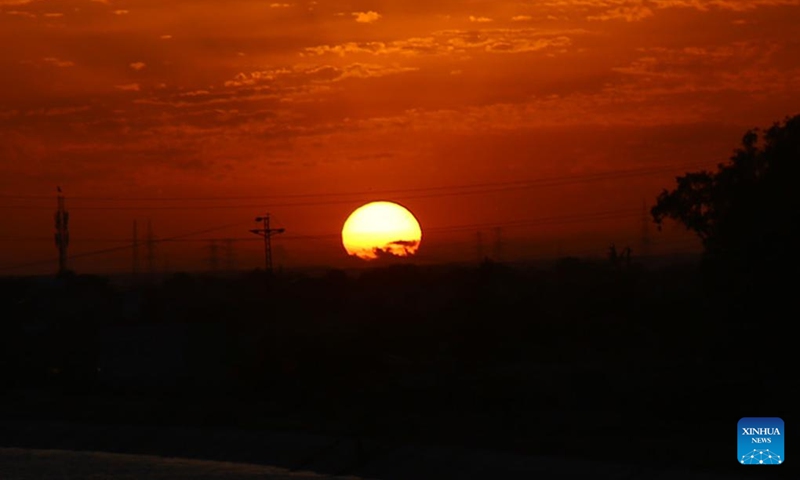 This photo taken on Oct. 4, 2025 shows a sunset view in southern Pakistan's Hyderabad. Photo: Xinhua