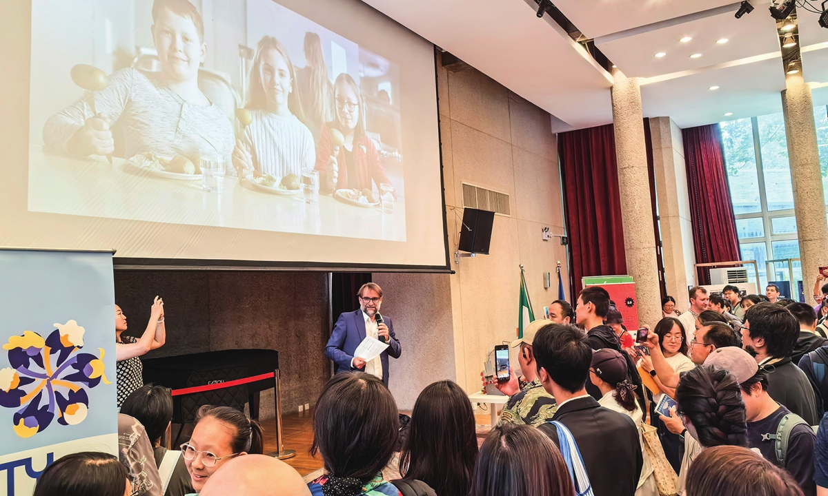Federico Roberto Antonelli, president of the EUNIC China Cluster and director of Italian Institute of Culture, gives welcome remarks at the Reading Europe: Books and publications from the EU in Beijing on September 27, 2025. Photo: Hope Tung/GT