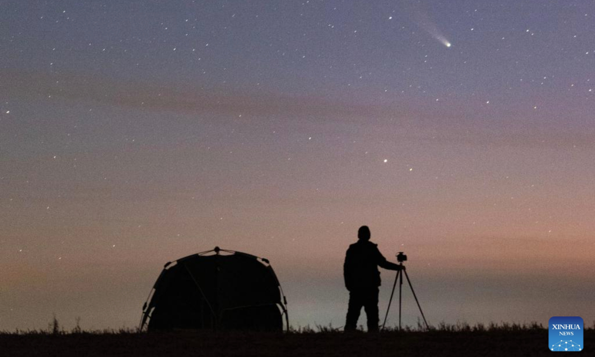 This photo taken on Oct. 22, 2025 shows the comet C/2025 A6 (Lemmon) in the sky over Fujin City, northeast China's Heilongjiang Province. (Photo by Qu Yubao/Xinhua)