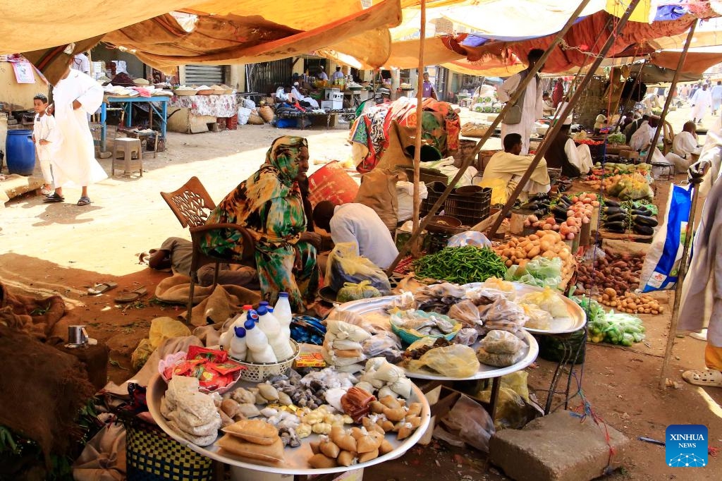 Vendors are seen at a temporary market in southern Khartoum, Sudan, Oct. 11, 2025. (Photo: Xinhua)