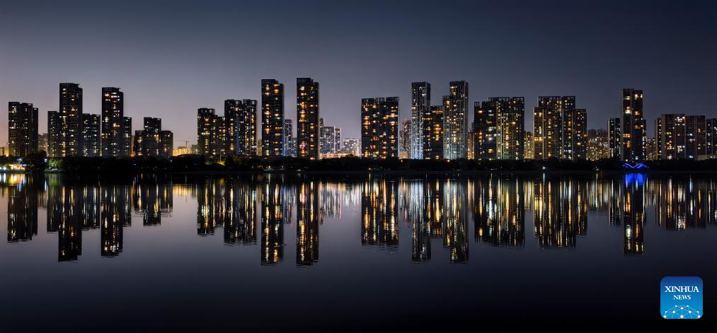 This photo taken on Oct. 22, 2025 shows the night view of Donghu Lake in Wuhan, central China's Hubei Province. (Xinhua/Shen Hongbing)